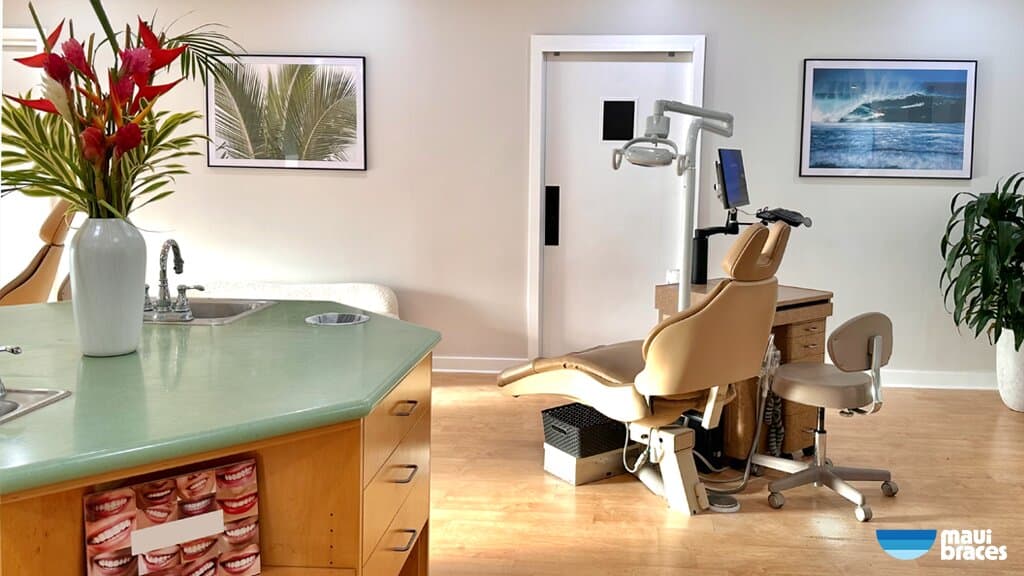 Treatment room with orthodontic chair at the Maui Braces Kahului office